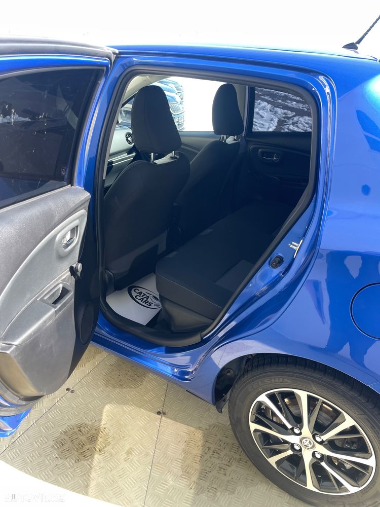 Toyota Yaris ver-1-5-vvt--i-selection - 27