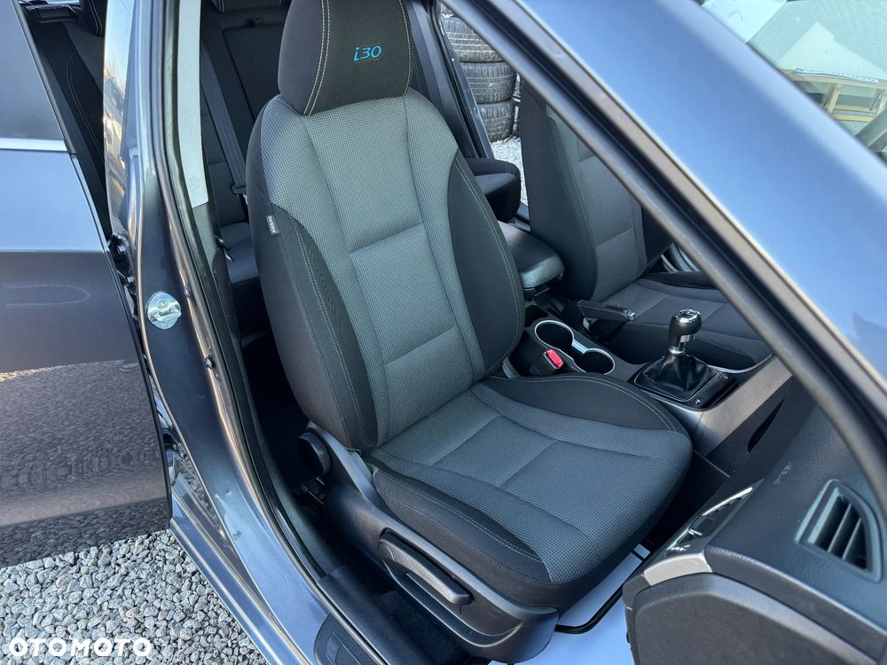 Hyundai i30 blue 1.6 CRDi Premium - 27