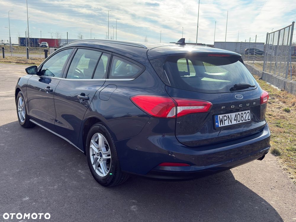 Ford Focus 1.0 EcoBoost Titanium - 4