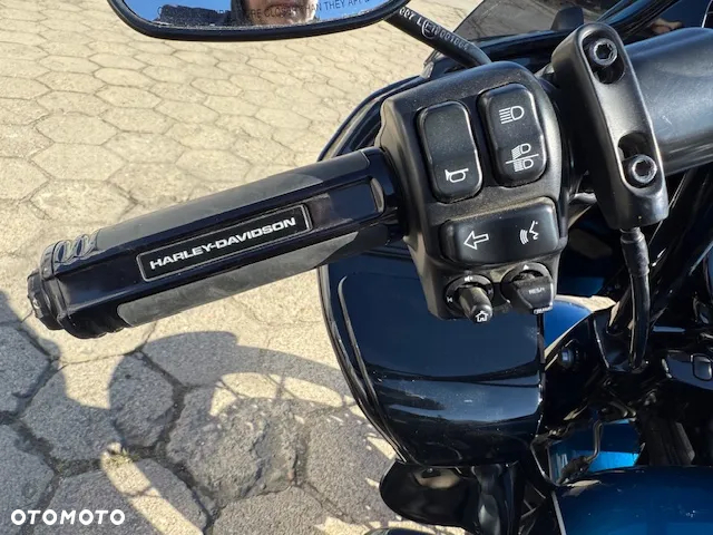 Harley-Davidson Touring Road Glide - 21