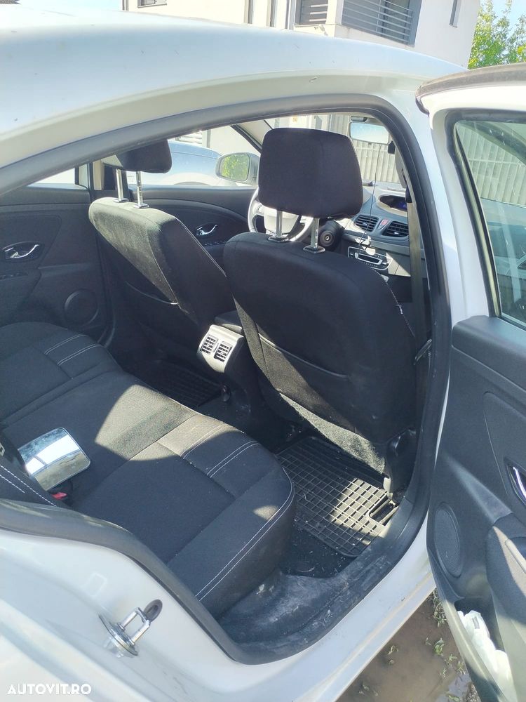 Renault Fluence 1.6 16V Authentique - 7