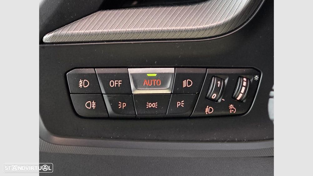 BMW 116 d Pack Desportivo M Auto - 13