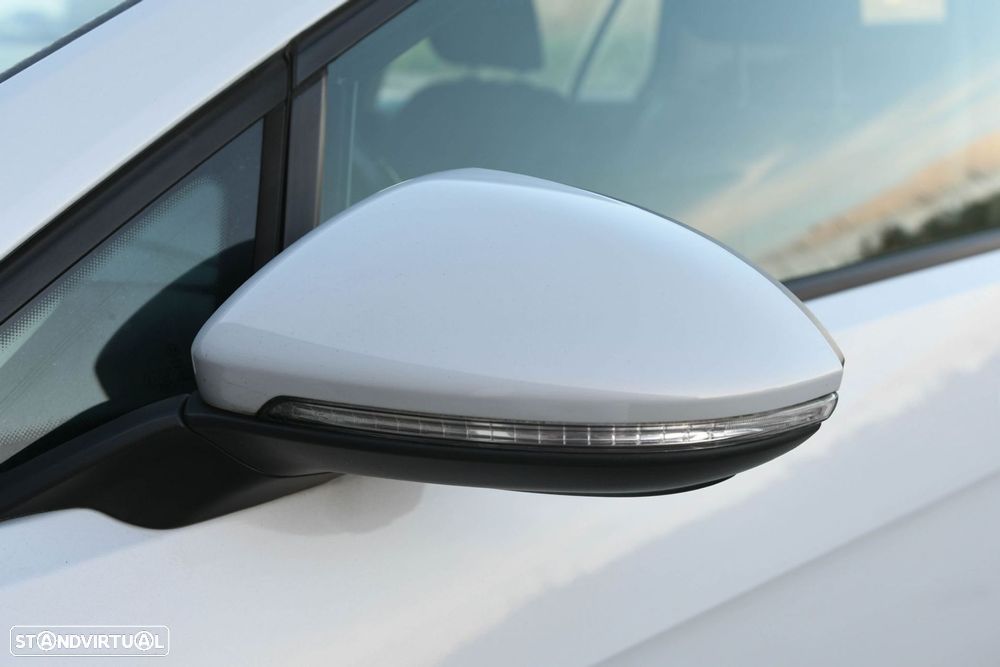 VW Golf 1.6 TDI Confortline - 21