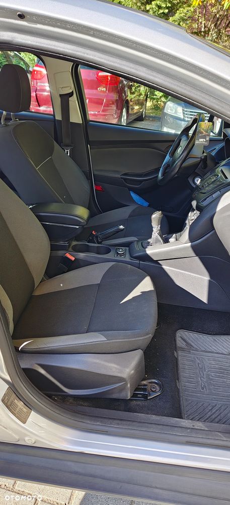 Ford Focus 1.6 Ambiente - 8