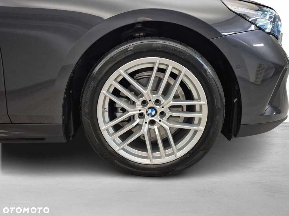 BMW Seria 5 520i mHEV - 15