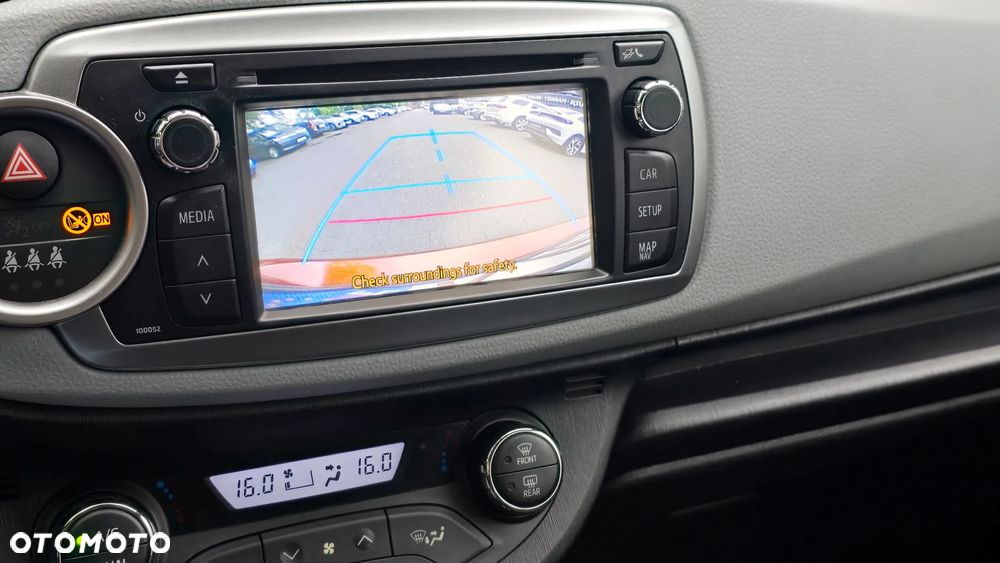 Toyota Yaris Hybrid 100 Sol - 20