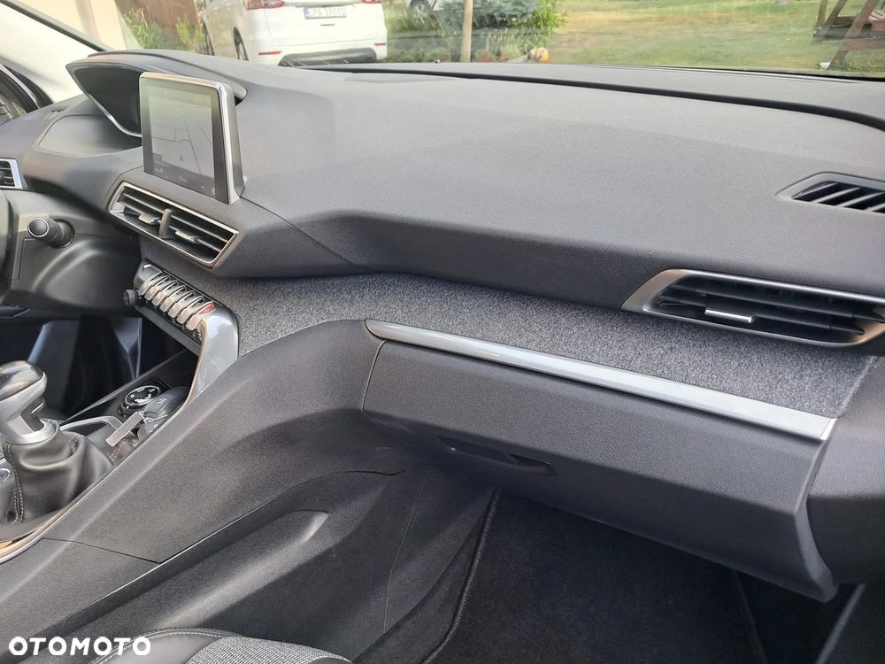 Peugeot 3008 PureTech 130 Stop & Start GPF Allure - 16
