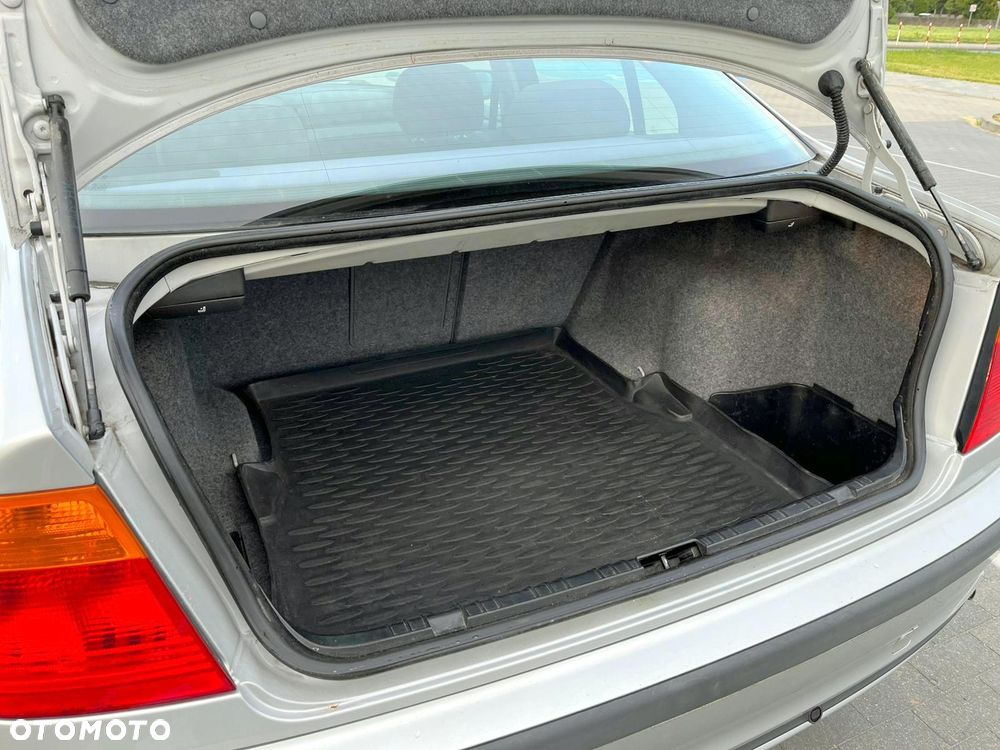 BMW Seria 3 - 12