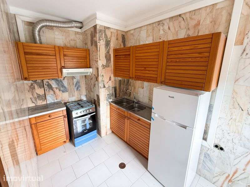 Apartamento T1 Urbanização Loreto c/ garagem fechada - Grande imagem: 5/11