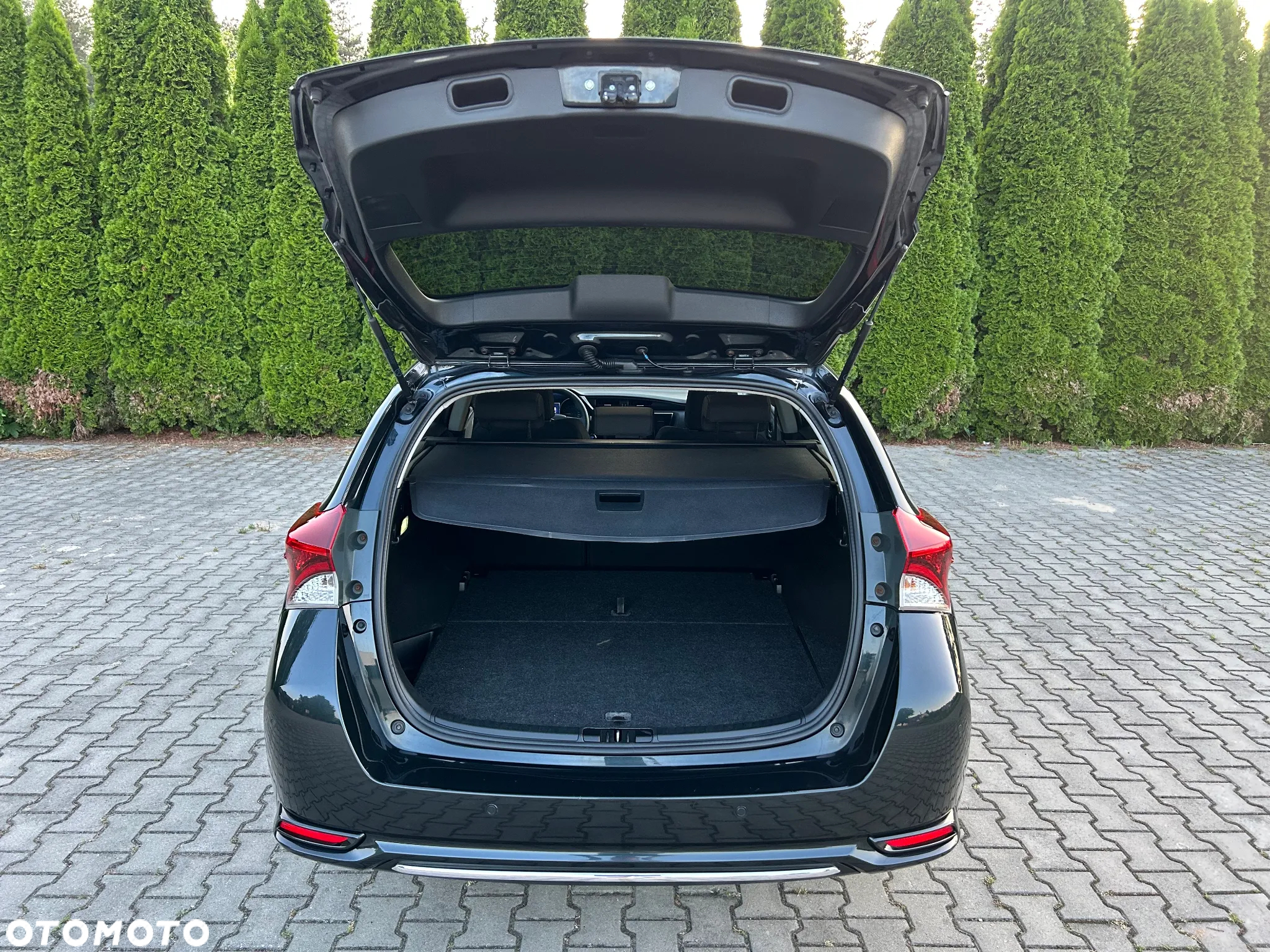 Toyota Auris Hybrid 135 Premium - 27