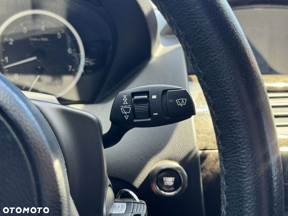 BMW Seria 6 650 i - 33