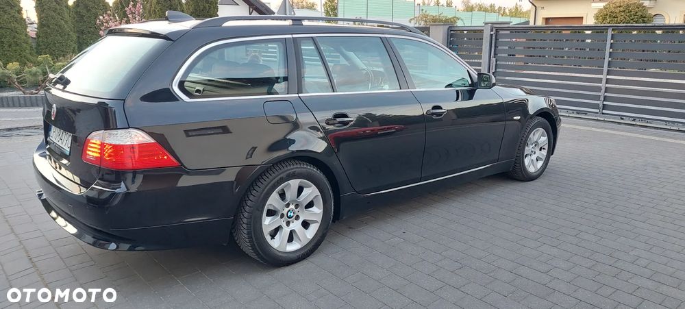 BMW Seria 5 525d - 27