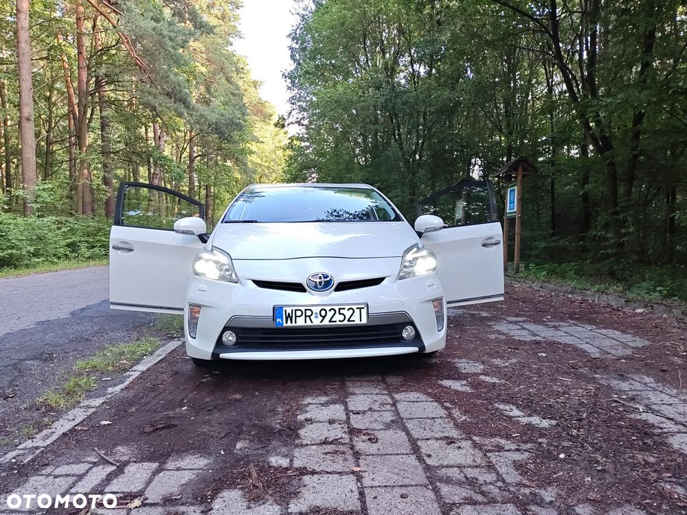 Toyota Prius 1.8 HSD Sol - 8