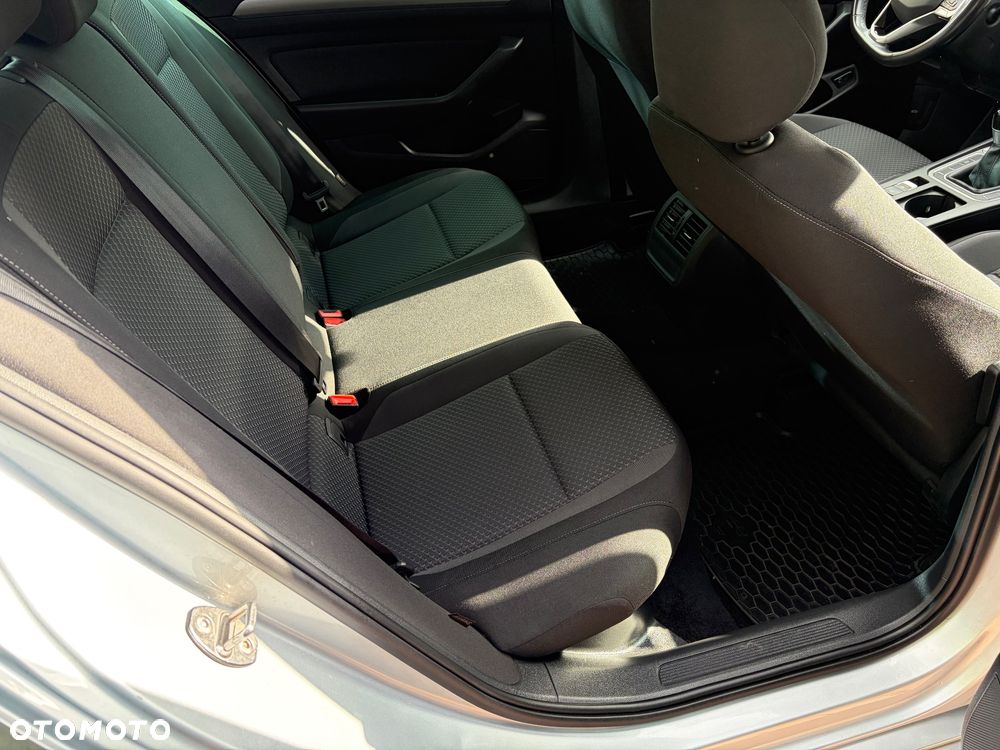Volkswagen Passat 2.0 TDI EVO Business - 18