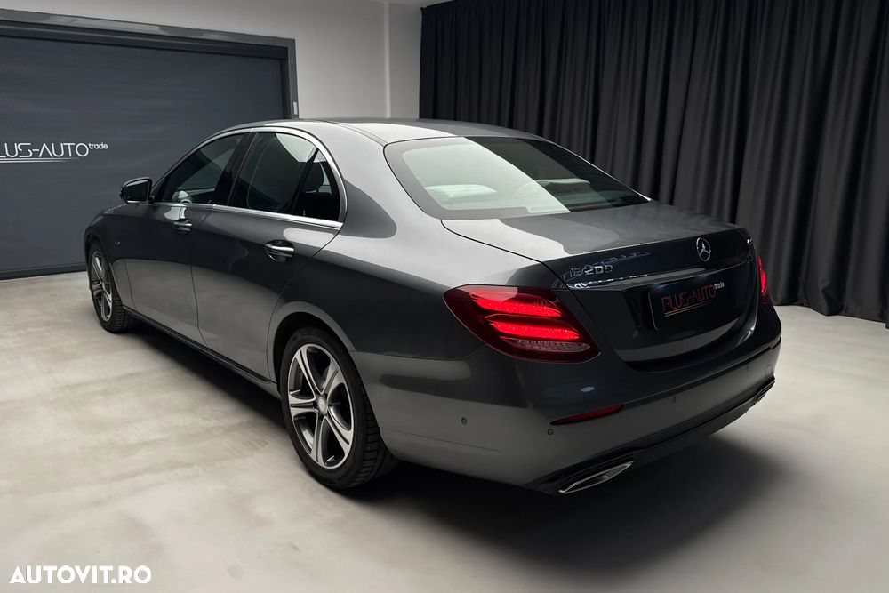 Mercedes-Benz E 200 4MATIC Aut. - 6