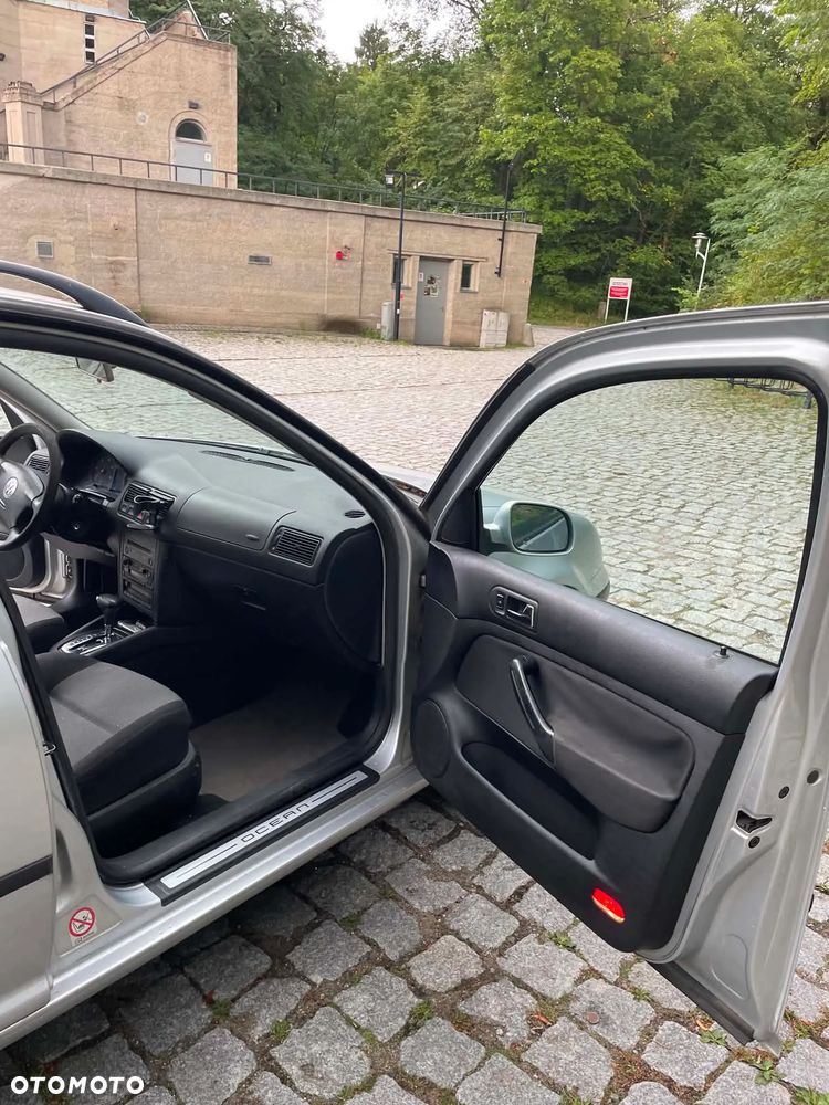 Volkswagen Golf 1.9 TDI Basis Tiptr - 9