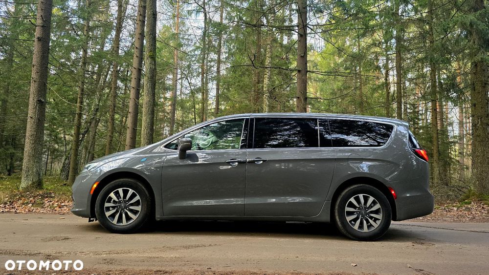 Chrysler Pacifica - 19