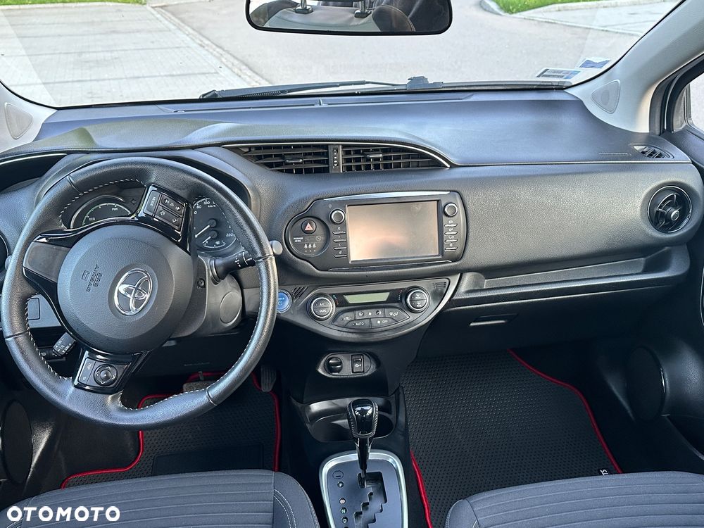 Toyota Yaris Hybrid 100 Premium EU6 - 38