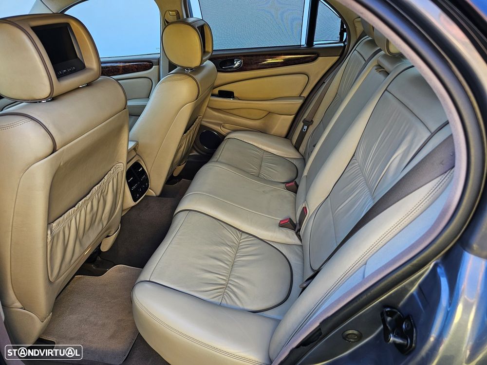 Jaguar XJ XJ6 2.7 D V6 Executive - 7