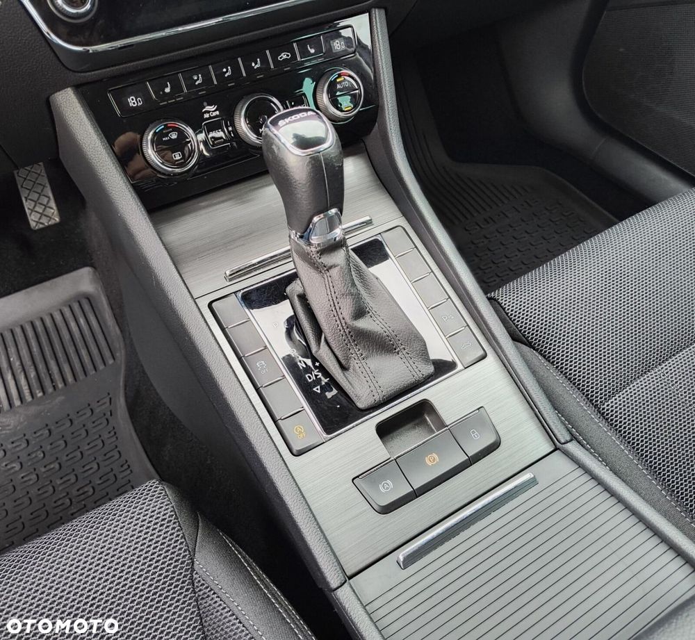 Skoda Superb 2.0 TSI Style DSG - 21