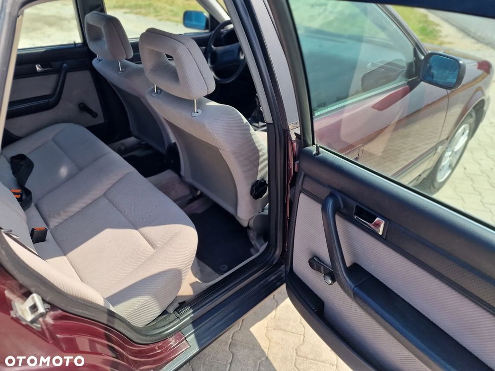Audi 100 2.3 E - 23