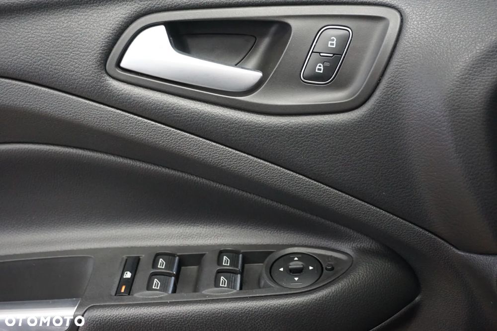 Ford Kuga 2.0 TDCi 2x4 SYNC - 28