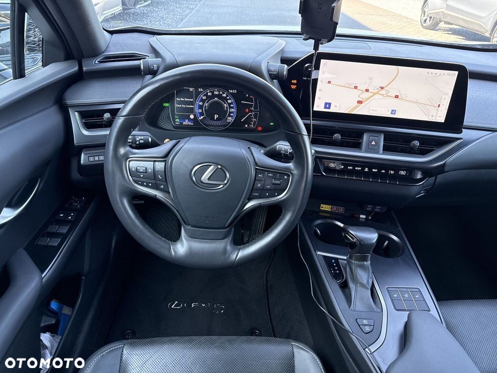 Lexus UX - 12