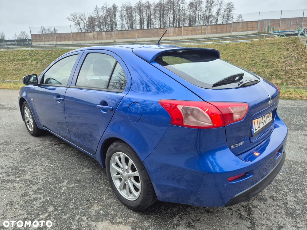 Mitsubishi Lancer 1.6 Invite - 4