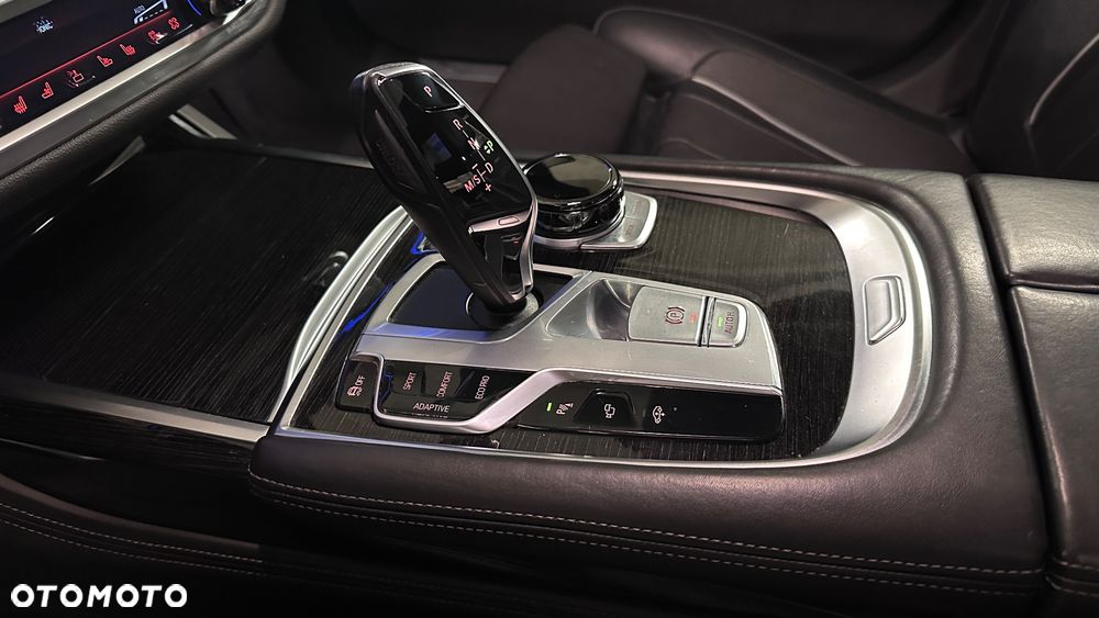 BMW Seria 7 750Li xDrive Edition Exclusive - 28
