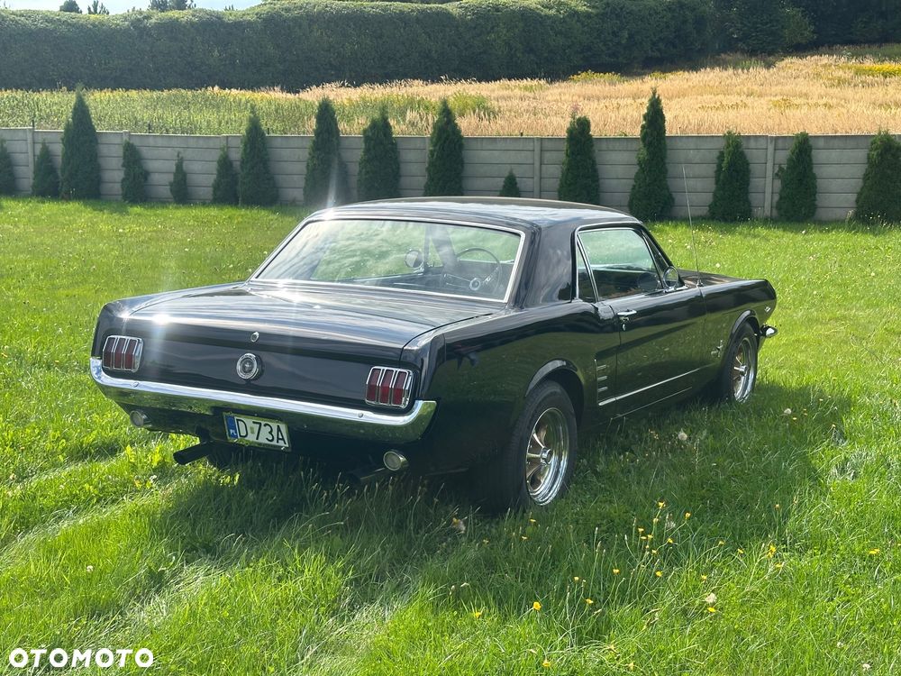 Ford Mustang - 12