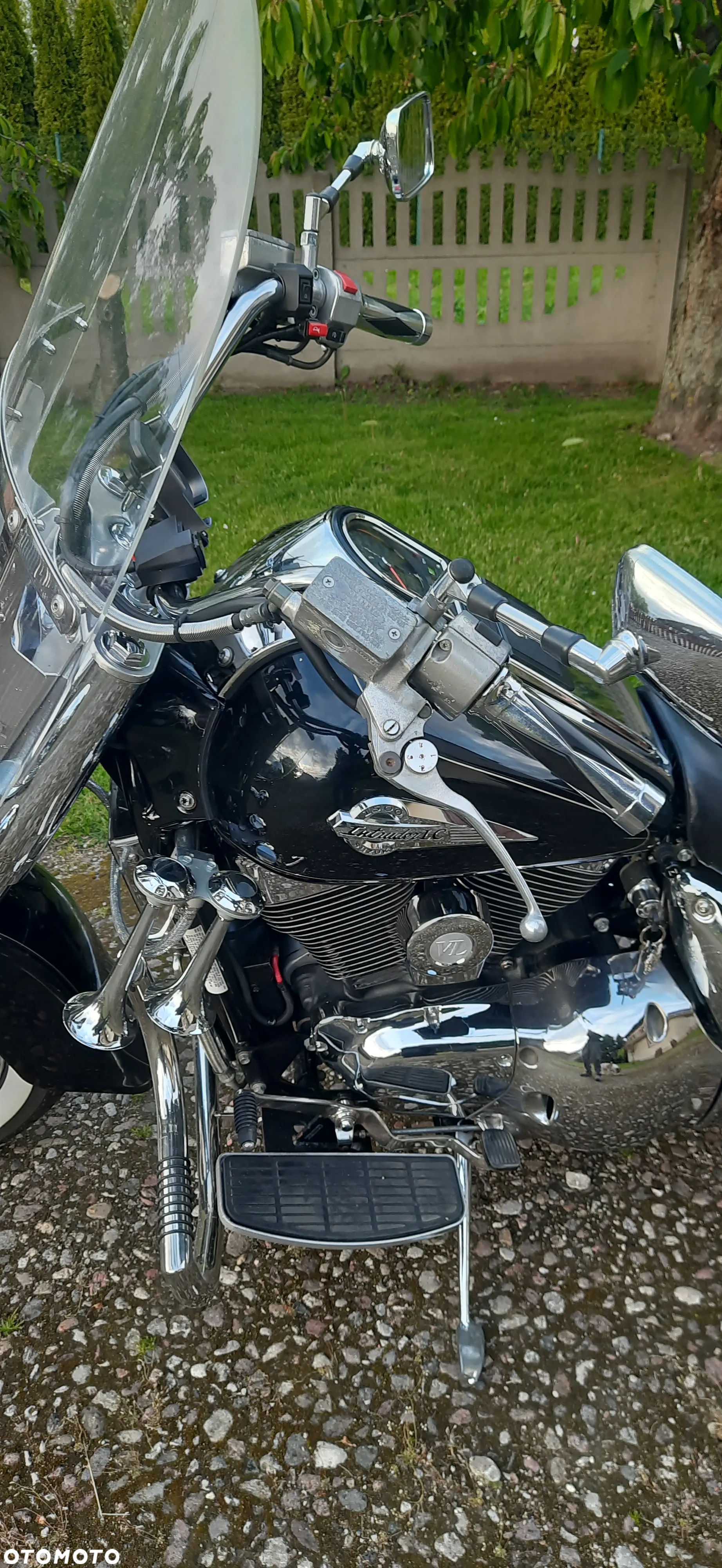 Suzuki Intruder - 14