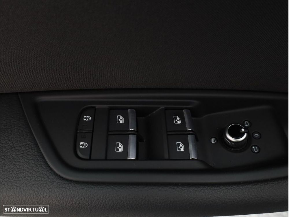 Audi A4 Avant 30 TDI Advanced S tronic - 19