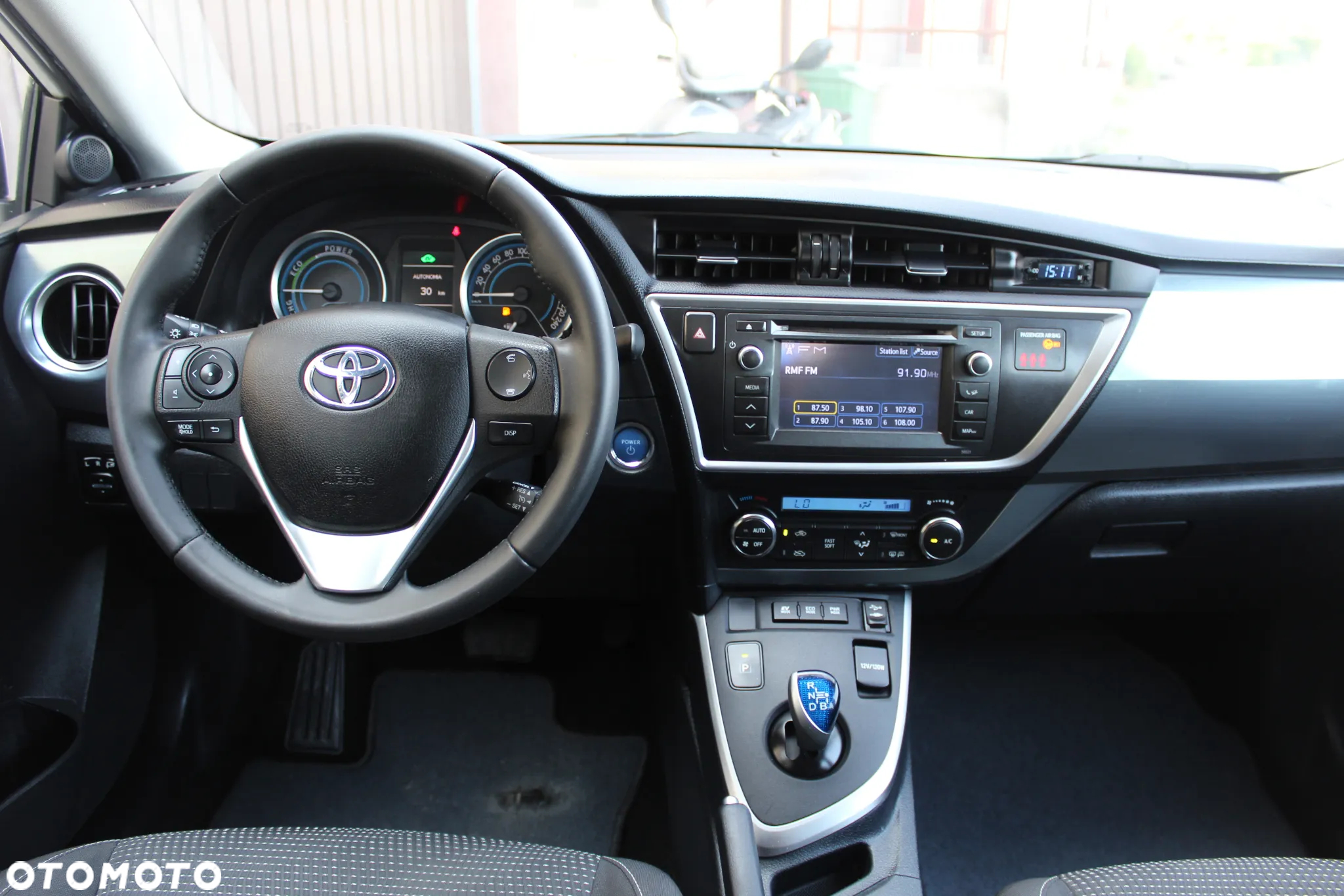 Toyota Auris 1.8 VVT-i Hybrid Automatik Touring Sports Design Edition - 6