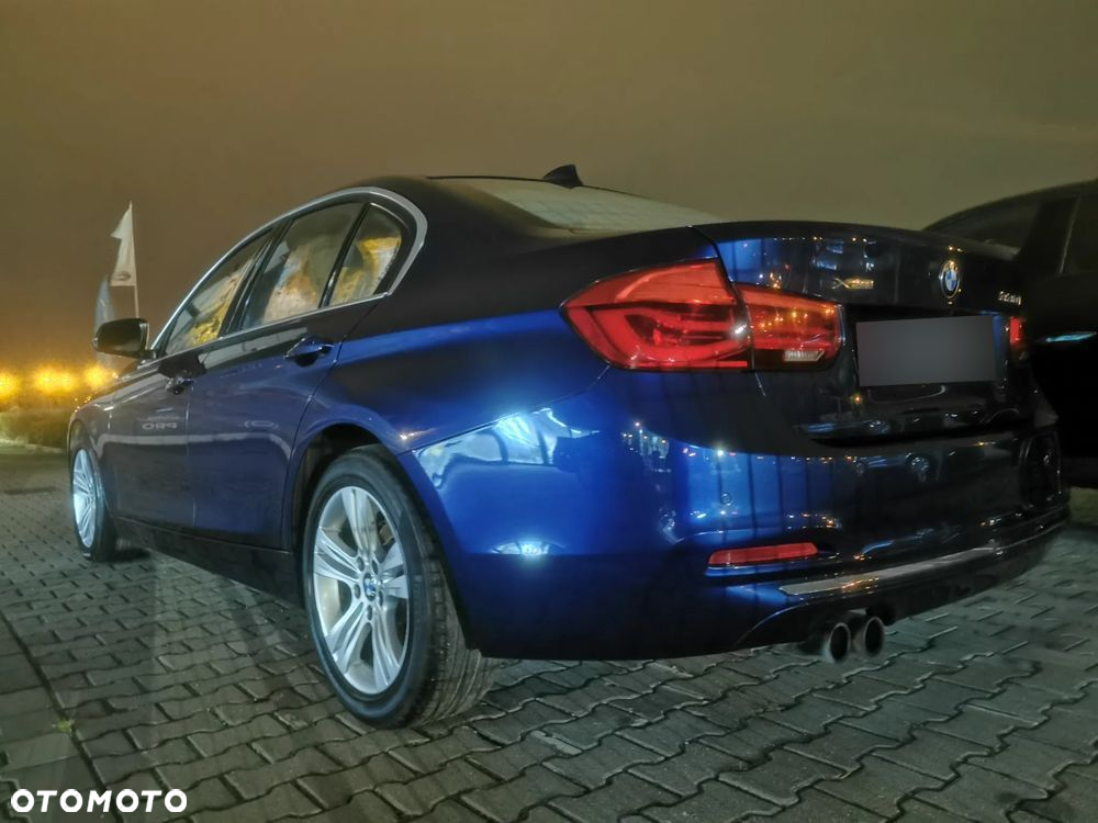 BMW Seria 3 330i xDrive Luxury Line - 5