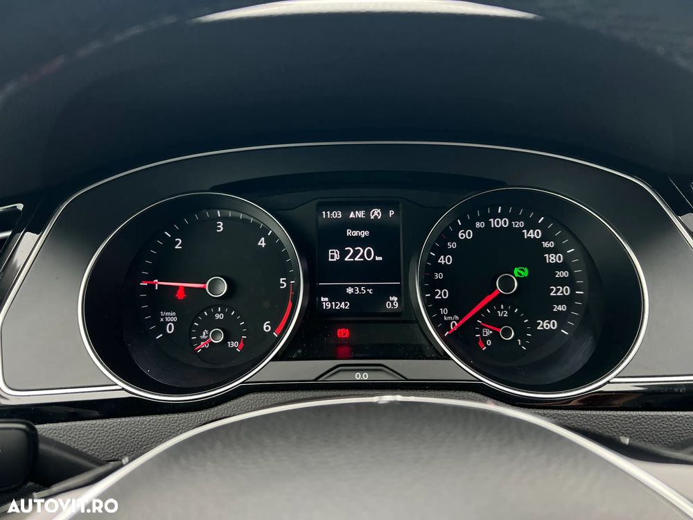 Volkswagen Passat 2.0 TDI DSG Comfortline - 17