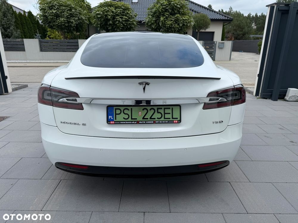 Tesla Model S - 6