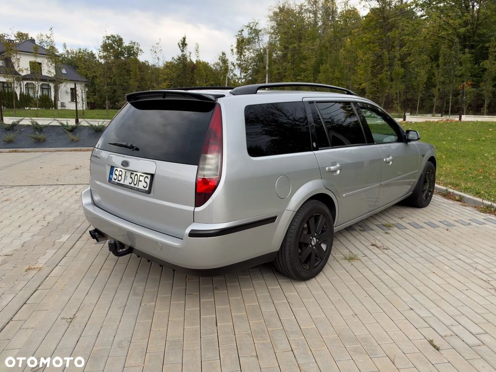 Ford Mondeo 2.0 TDDi Ghia - 12