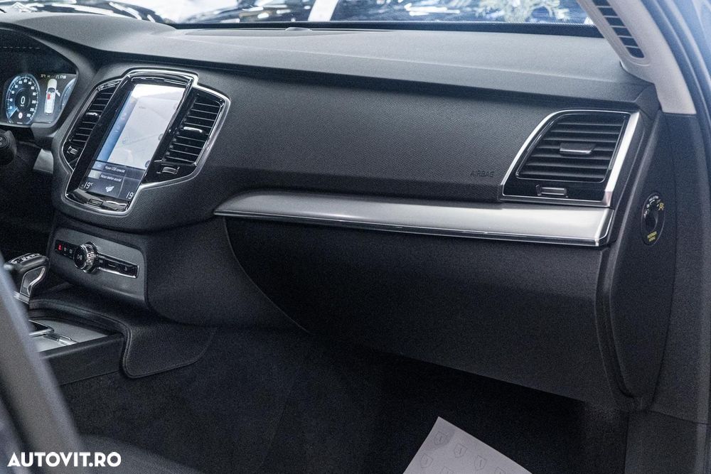 Volvo XC 90 D5 AWD Momentum - 36