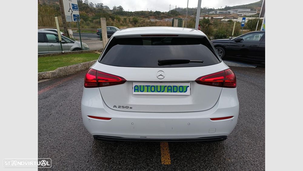 Mercedes-Benz A 250 e - 4