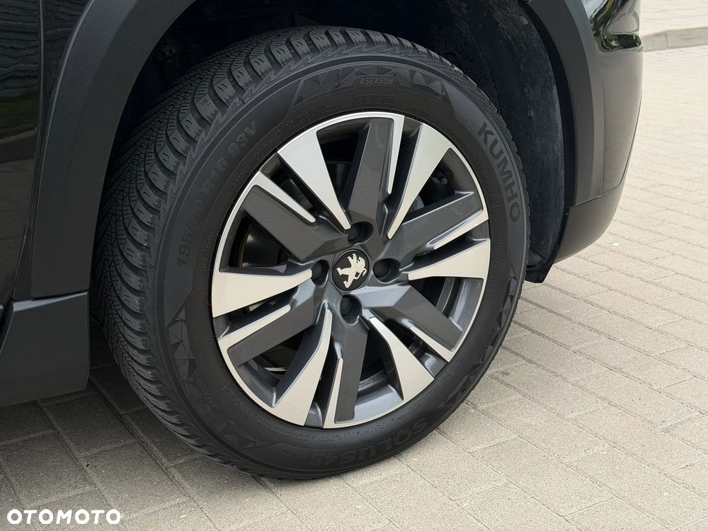 Peugeot 2008 1.2 PureTech Allure S&S - 14