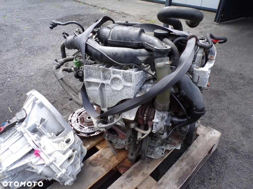 Silnik śruba wtryskiwacz blok wał 2,0 dci M9R 630 TRAFIC Vivaro lift 2012 - 2