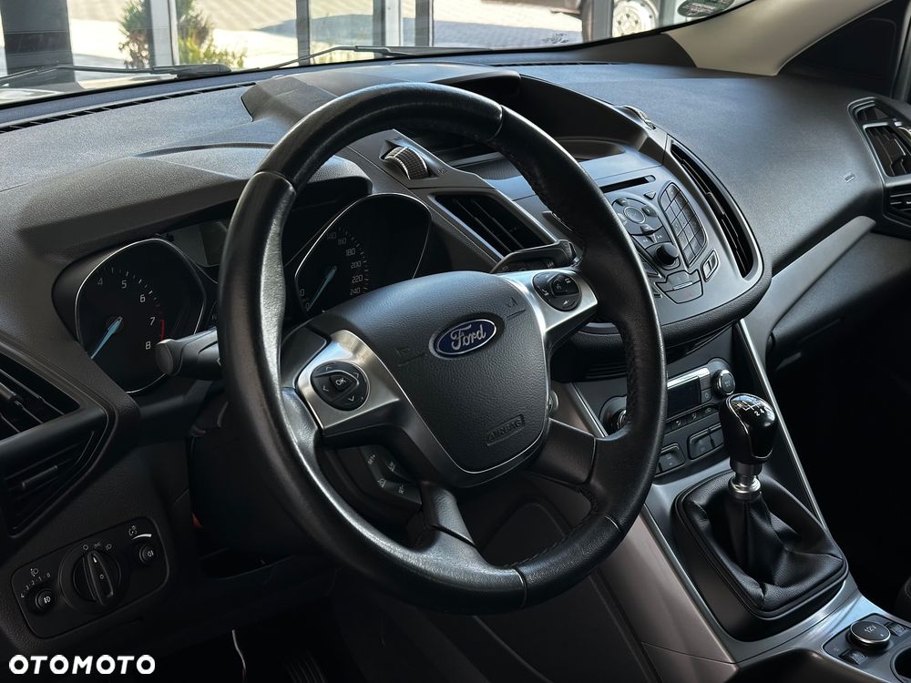 Ford Kuga - 13