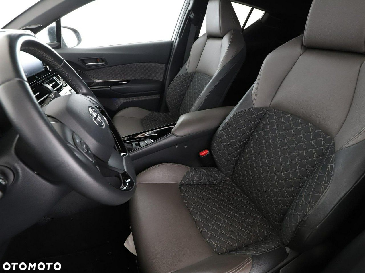 Toyota C-HR Hybrid Lounge - 9