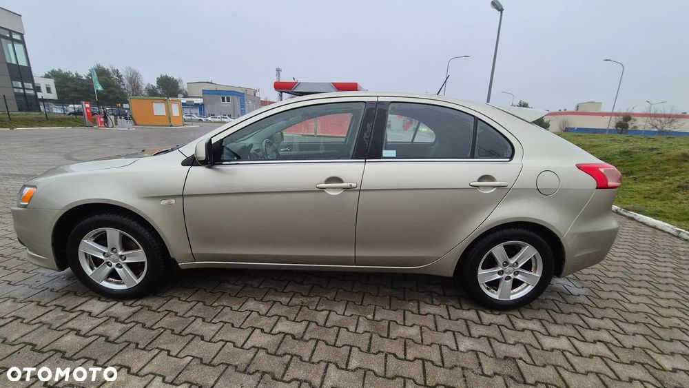 Mitsubishi Lancer 1.8 Invite - 2