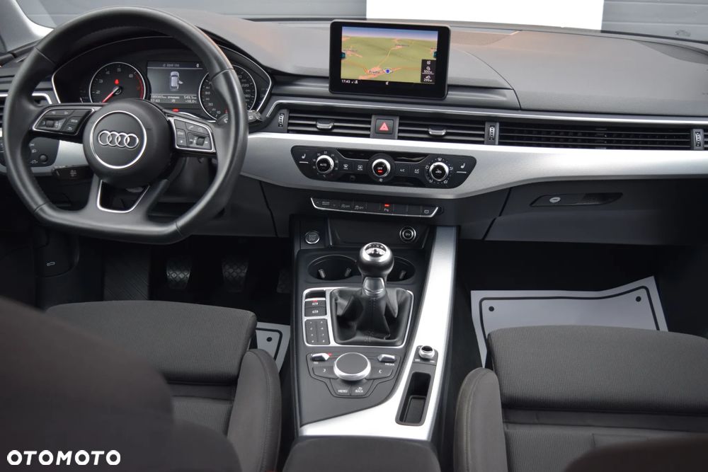 Audi A4 Avant 40 TFSI sport - 38