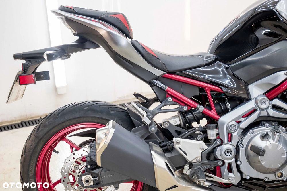 Kawasaki Z 900 - 16
