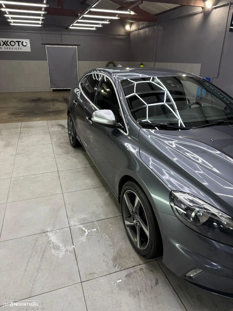 Volvo V40 D2 R Design - 4