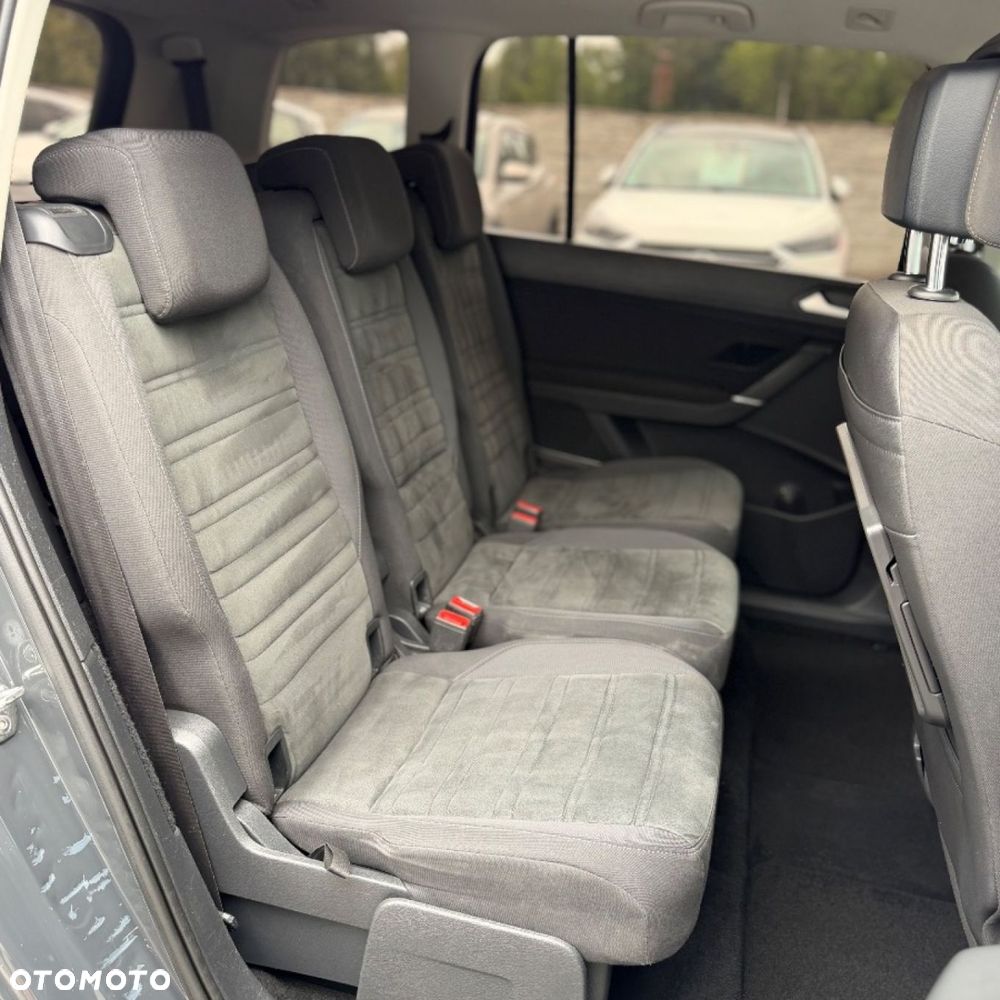 Volkswagen Touran - 29