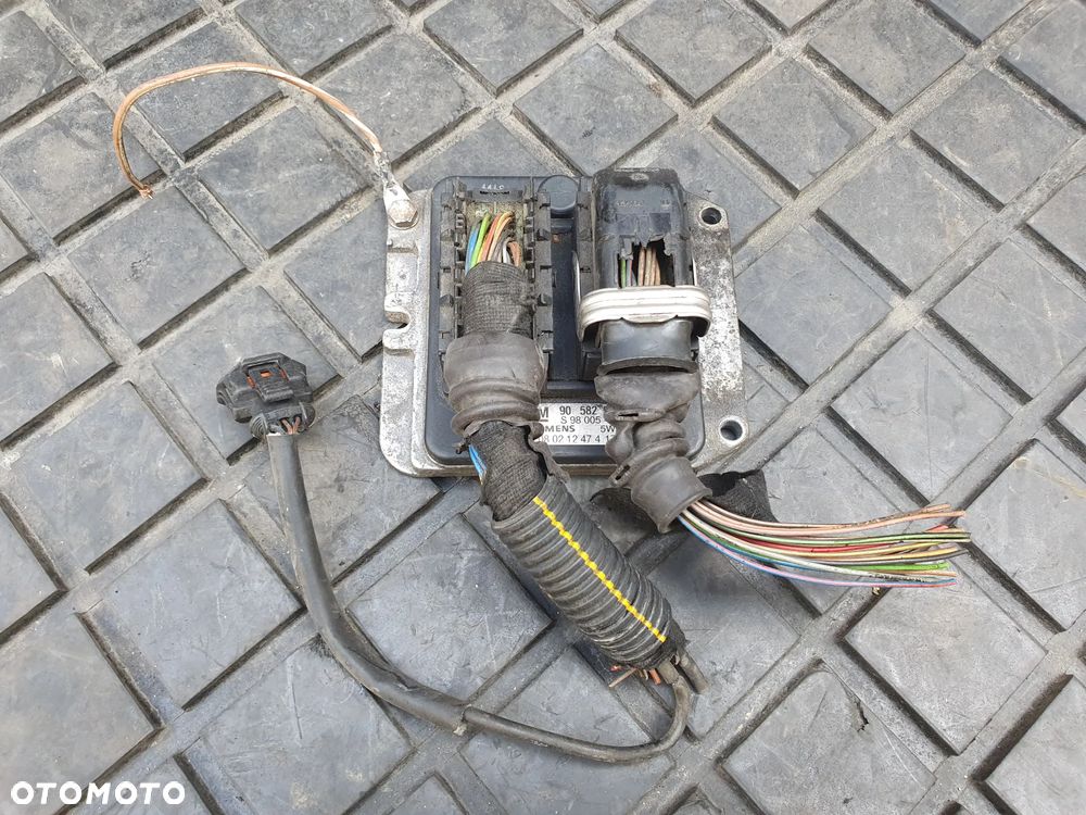OPEL ZAFIRA A 1.8 STEROWNIK SILNIKA 90582539 - 1