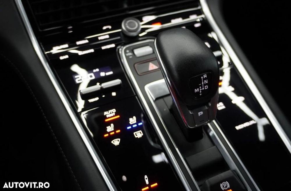 Porsche Panamera 4 E-Hybrid - 20